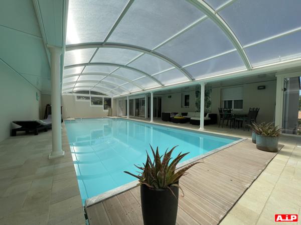 PROPRIETE AVEC PISCINE
