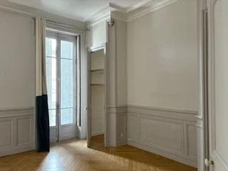 APPARTEMENT T7 A LOUER - LYON 2EME ARRONDISSEMENT Vaubecour-Mairie 224.36 m 2 2 995 € charges comprises par mois