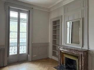 APPARTEMENT T7 A LOUER - LYON 2EME ARRONDISSEMENT Vaubecour-Mairie 224.36 m 2 2 995 € charges comprises par mois