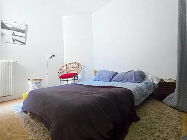 APPARTEMENT 2-3 PIECES AU CHARME DE L'ANCIEN