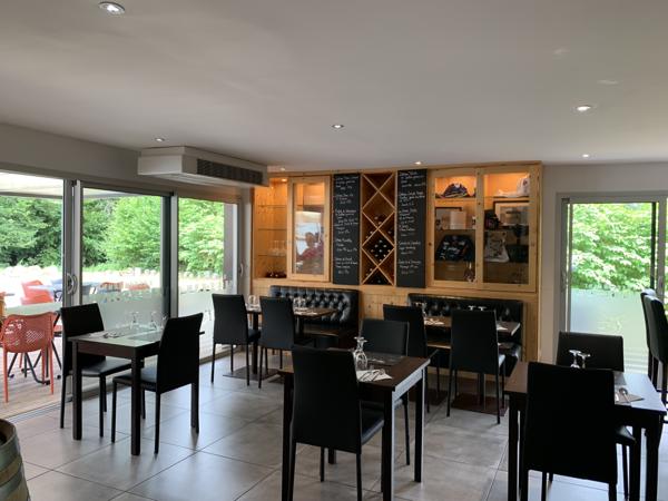 Fonds De Commerce - 140 m²