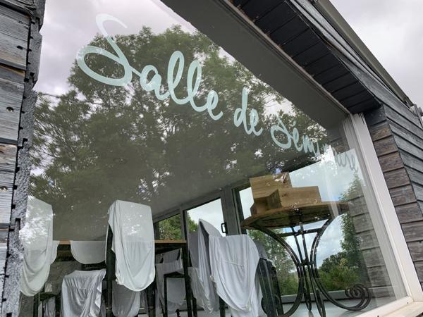 Fonds De Commerce - 140 m²