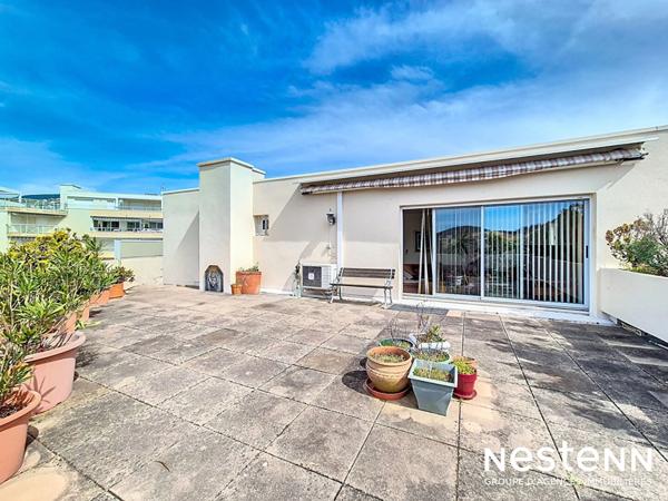 Coeur de ville Cavalaire-sur-Mer - dernier étage - 3 chambres - 41 m² de terrasse et garage de 18 m²
