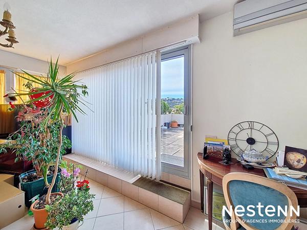 Coeur de ville Cavalaire-sur-Mer - dernier étage - 3 chambres - 41 m² de terrasse et garage de 18 m²