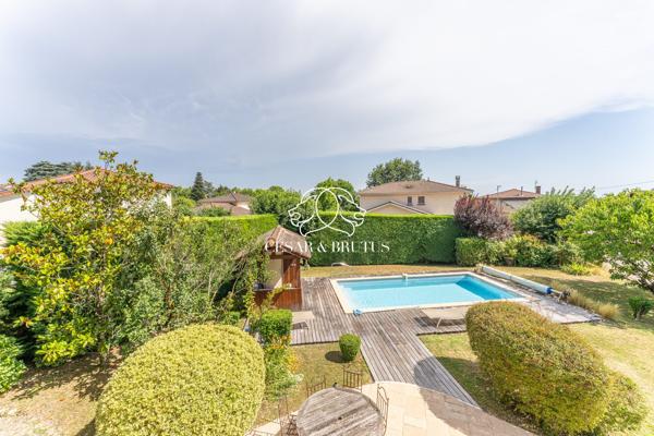MAISON AVEC PISCINE ET DEPENDANCES