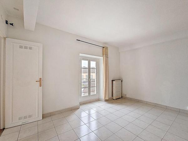 Epernon 2 pièces avec parking sécurisé 38,50 m² environ