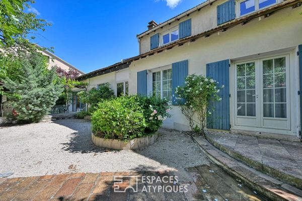 Maison de ville avec jardin et piscine