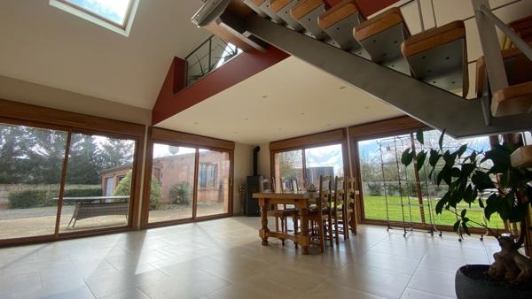 A VENDRE CETTE MAISON FAMILIALE À LA CAMPAGNE