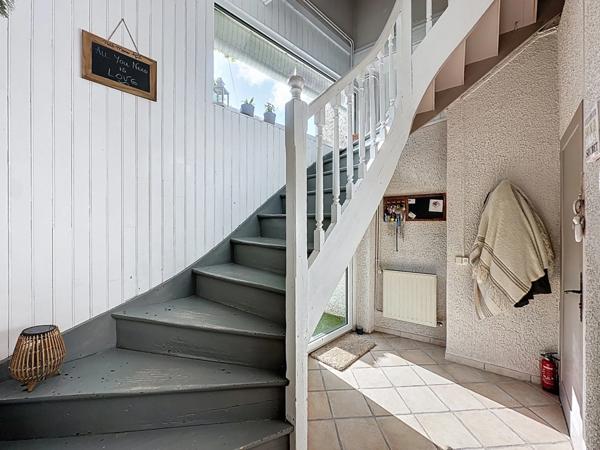 📍 Brindas de 115 m² Centre ville - Maison de ville rénovée avec goût avec un agréable jardin –