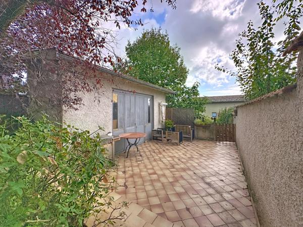 📍 Brindas de 115 m² Centre ville - Maison de ville rénovée avec goût avec un agréable jardin –