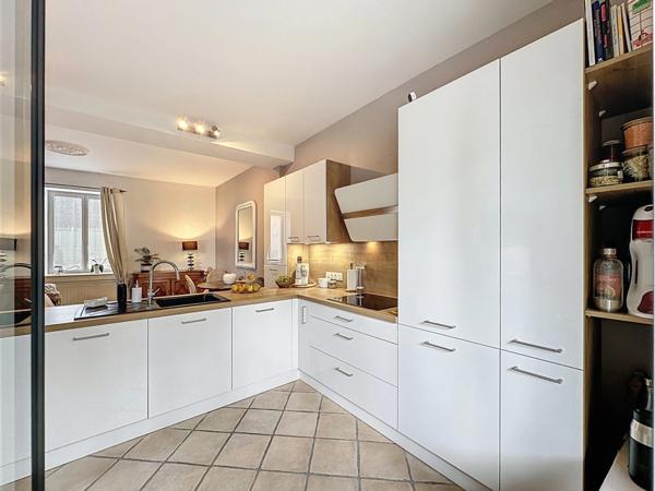 📍 Brindas de 115 m² Centre ville - Maison de ville rénovée avec goût avec un agréable jardin –