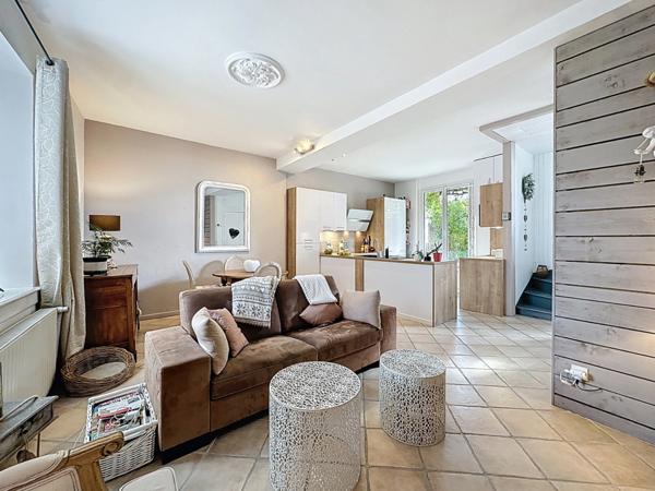 📍 Brindas de 115 m² Centre ville - Maison de ville rénovée avec goût avec un agréable jardin –