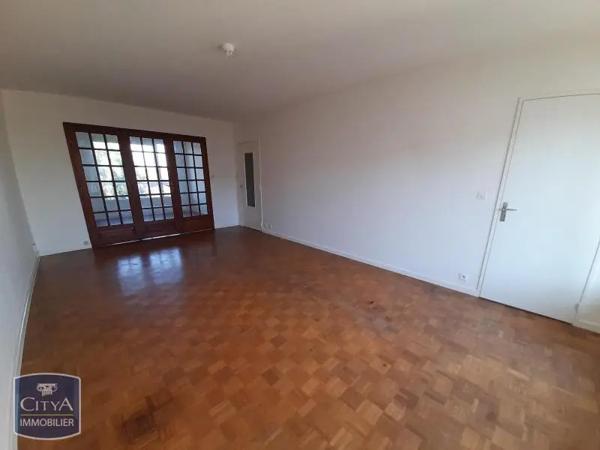 Appartement à louer 4 pièces 82m²