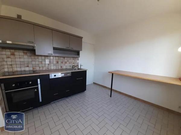 Appartement à louer 4 pièces 82m²