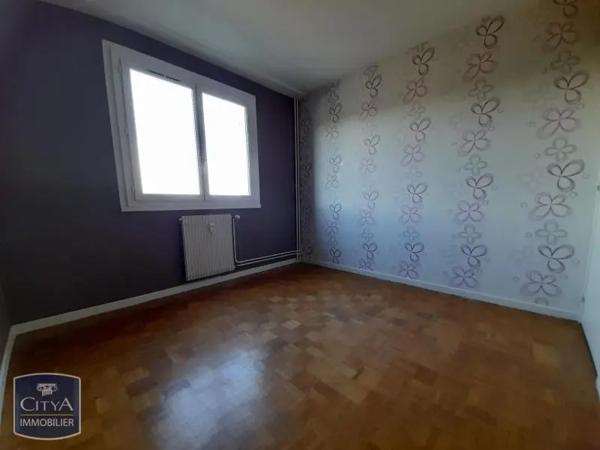 Appartement à louer 4 pièces 82m²