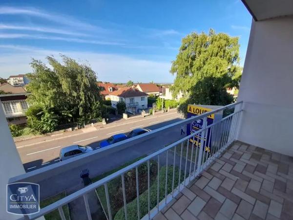 Appartement à louer 4 pièces 82m²