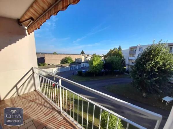 Appartement à louer 4 pièces 82m²
