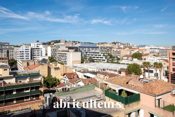 Appartement T4 traversant lumineux en vente à Marseille 13008