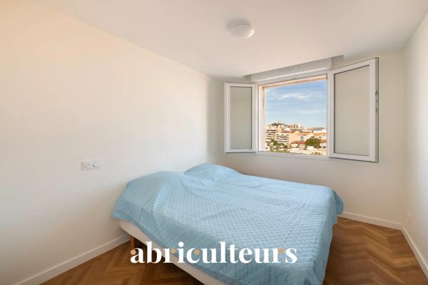 Appartement T4 traversant lumineux en vente à Marseille 13008