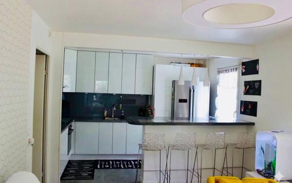 Appartement à vendre    4 pièces • 70 m2 Stains