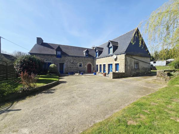 Immobilier Josselin (56120) – Maison de village 247m2 – 334 000 €