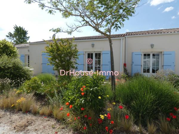 Immeuble à vendre 53 pièces de 900 m²