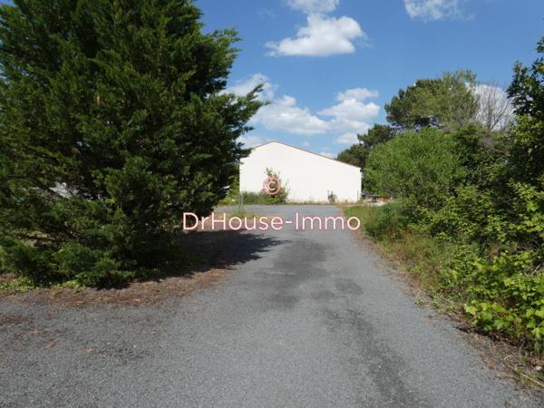 Immeuble à vendre 53 pièces de 900 m²