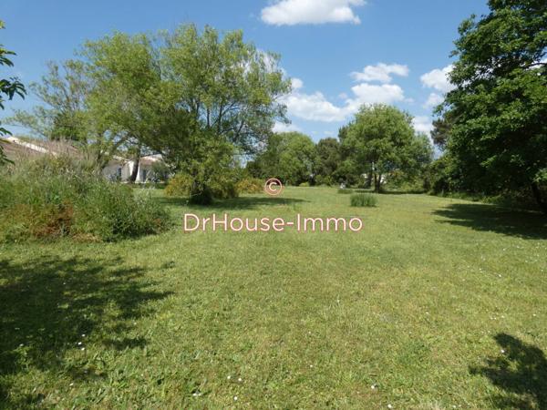 Immeuble à vendre 53 pièces de 900 m²