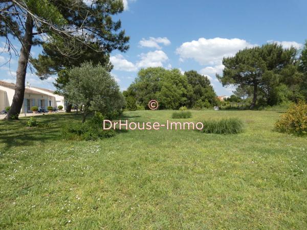 Immeuble à vendre 53 pièces de 900 m²