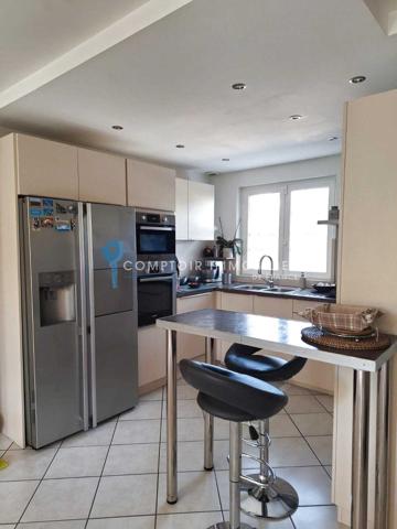 Maison
                                                                                                                                                                                                                                                                                                                        5 pièce(s)                                                                                                                                                                                                          4 chambre(s)                                                                                                                                                                                                          111  m²