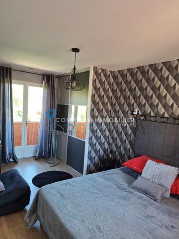 Maison
                                                                                                                                                                                                                                                                                                                        5 pièce(s)                                                                                                                                                                                                          4 chambre(s)                                                                                                                                                                                                          111  m²