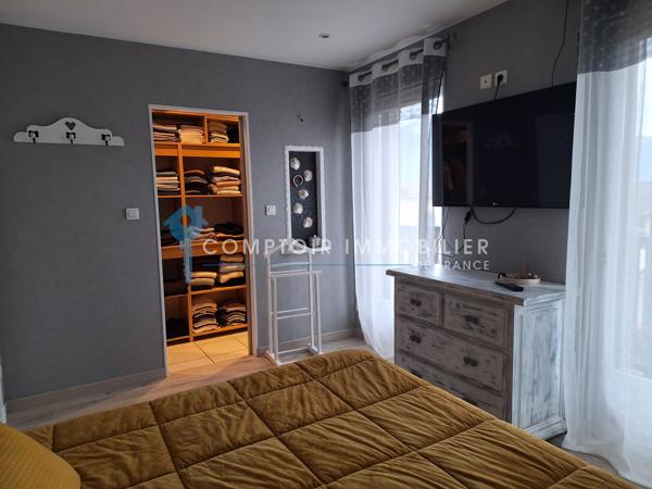 Maison
                                                                                                                                                                                                                                                                                                                        5 pièce(s)                                                                                                                                                                                                          4 chambre(s)                                                                                                                                                                                                          111  m²