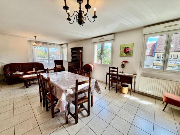 APPARTEMENT F 4 de 2004 avec ascenseur, garage et cave