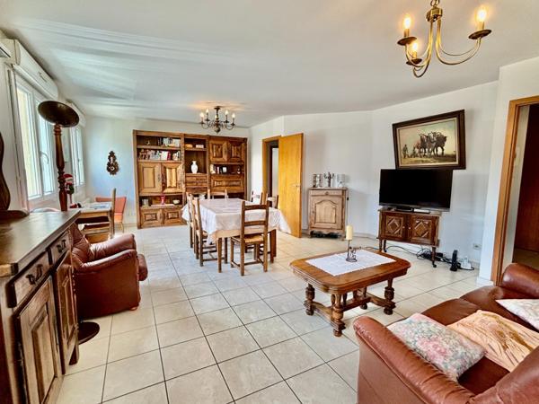 APPARTEMENT F 4 de 2004 avec ascenseur, garage et cave