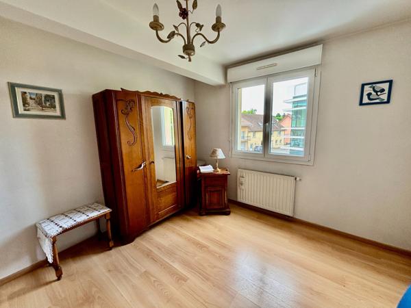 APPARTEMENT F 4 de 2004 avec ascenseur, garage et cave