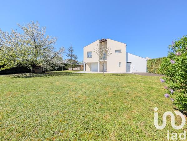 Maison à vendre 7 pièces 141 m² Lussac-les-Châteaux