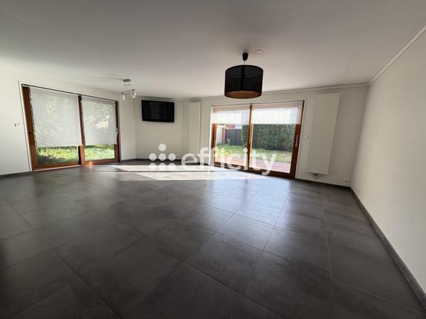 Maison
         6 pièces
        - 160 m² 349 000 € *