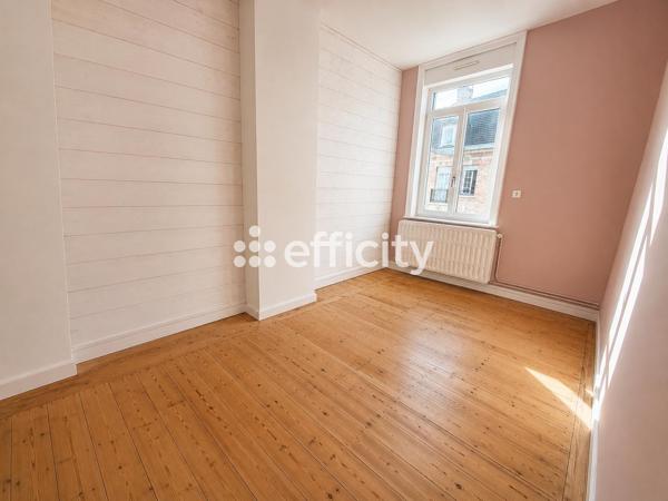 Maison
         6 pièces
        - 160 m² 349 000 € *