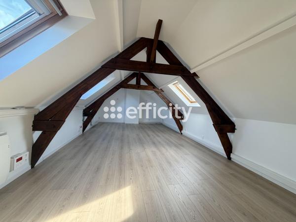 Maison
         6 pièces
        - 160 m² 349 000 € *