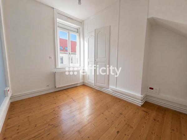 Maison
         6 pièces
        - 160 m² 349 000 € *
