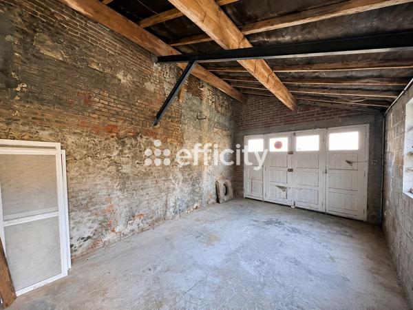 Maison
         6 pièces
        - 160 m² 349 000 € *