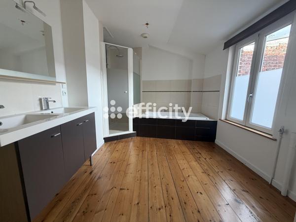 Maison
         6 pièces
        - 160 m² 349 000 € *