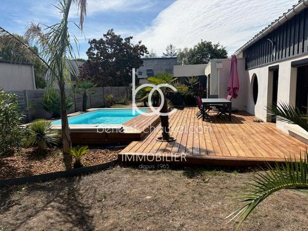 SARZEAU Maison 10 pièces 400 m²