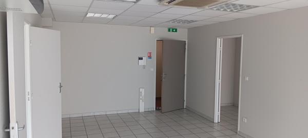 Local commercial; 1er - LOCATION LOCAL COMERCIAL RODEZ