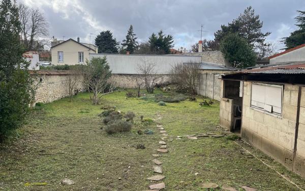 Maison à vendre    2 pièces •  Saint-Maur-des-Fossés