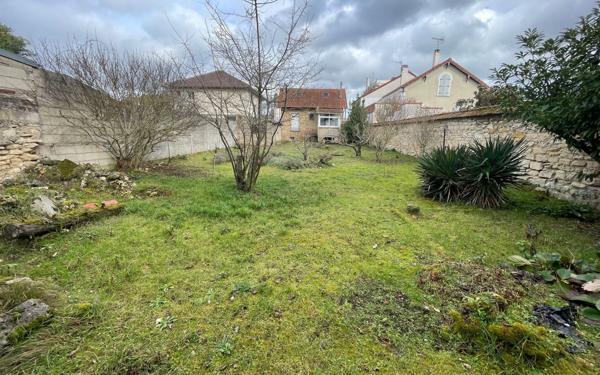 Maison à vendre    2 pièces •  Saint-Maur-des-Fossés