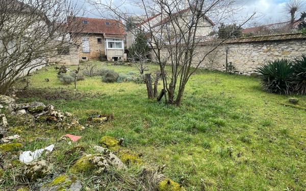 Maison à vendre    2 pièces •  Saint-Maur-des-Fossés