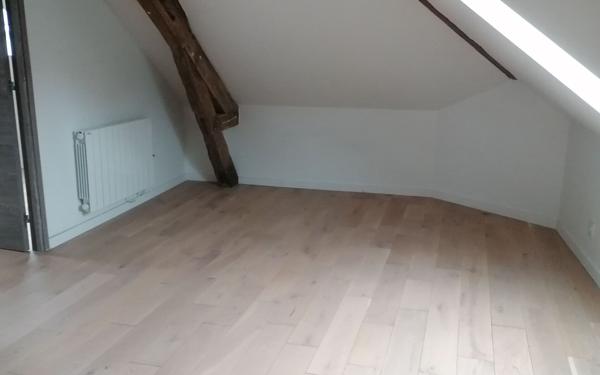 Appartement à louer    2 pièces • 89,83 m2 Corbeil-Essonnes