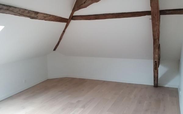 Appartement à louer    2 pièces • 89,83 m2 Corbeil-Essonnes