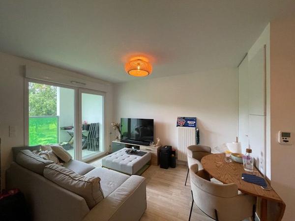 JOLI TYPE 2 au calme avec balcon et 2 stationnements